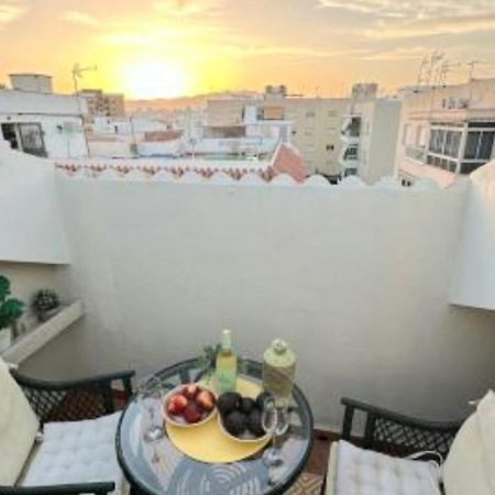 شقة New City Penthouse Near Beach With Sunny Balcony فوينخيرولا المظهر الخارجي الصورة