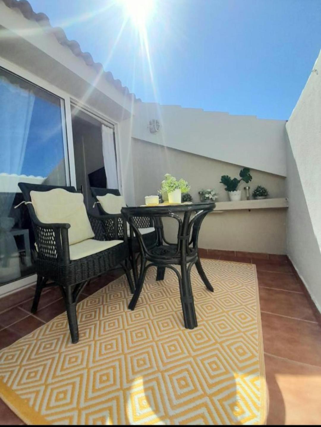 New City Penthouse Near Beach With Sunny Balcony فوينخيرولا المظهر الخارجي الصورة