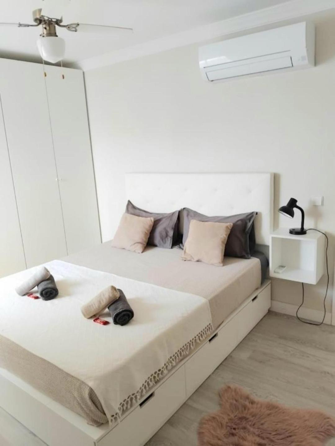 New City Penthouse Near Beach With Sunny Balcony فوينخيرولا المظهر الخارجي الصورة