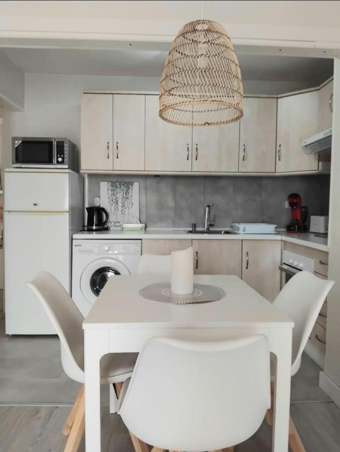 New City Penthouse Near Beach With Sunny Balcony فوينخيرولا المظهر الخارجي الصورة