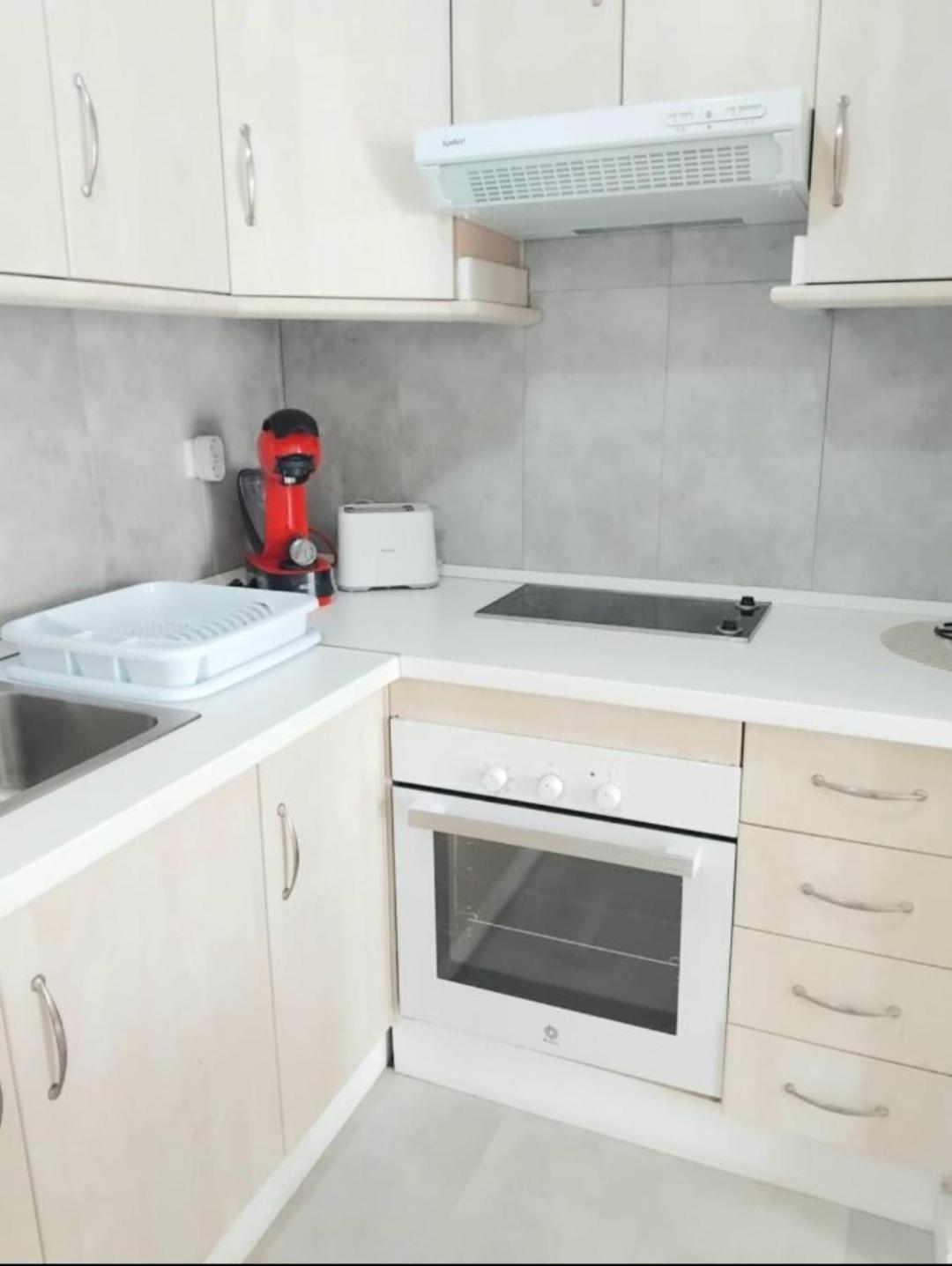 New City Penthouse Near Beach With Sunny Balcony فوينخيرولا المظهر الخارجي الصورة
