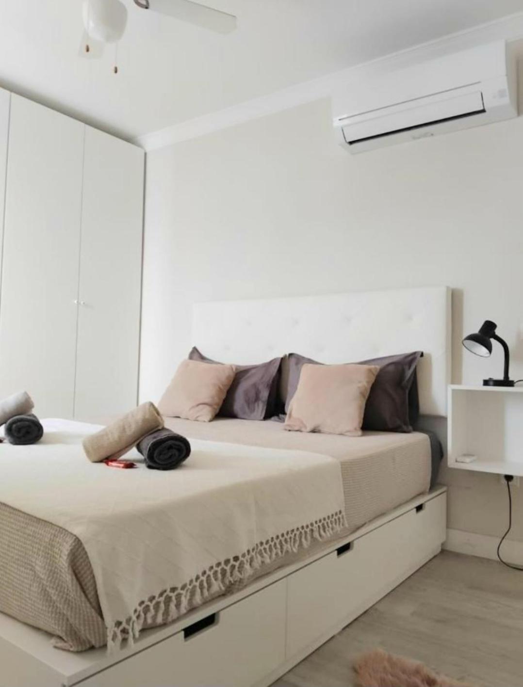 New City Penthouse Near Beach With Sunny Balcony فوينخيرولا المظهر الخارجي الصورة