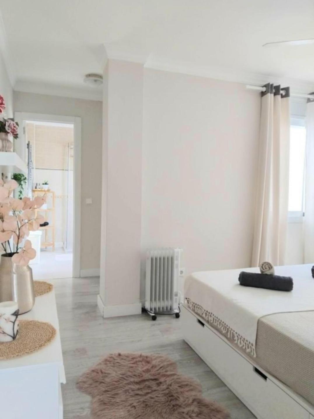 New City Penthouse Near Beach With Sunny Balcony فوينخيرولا المظهر الخارجي الصورة