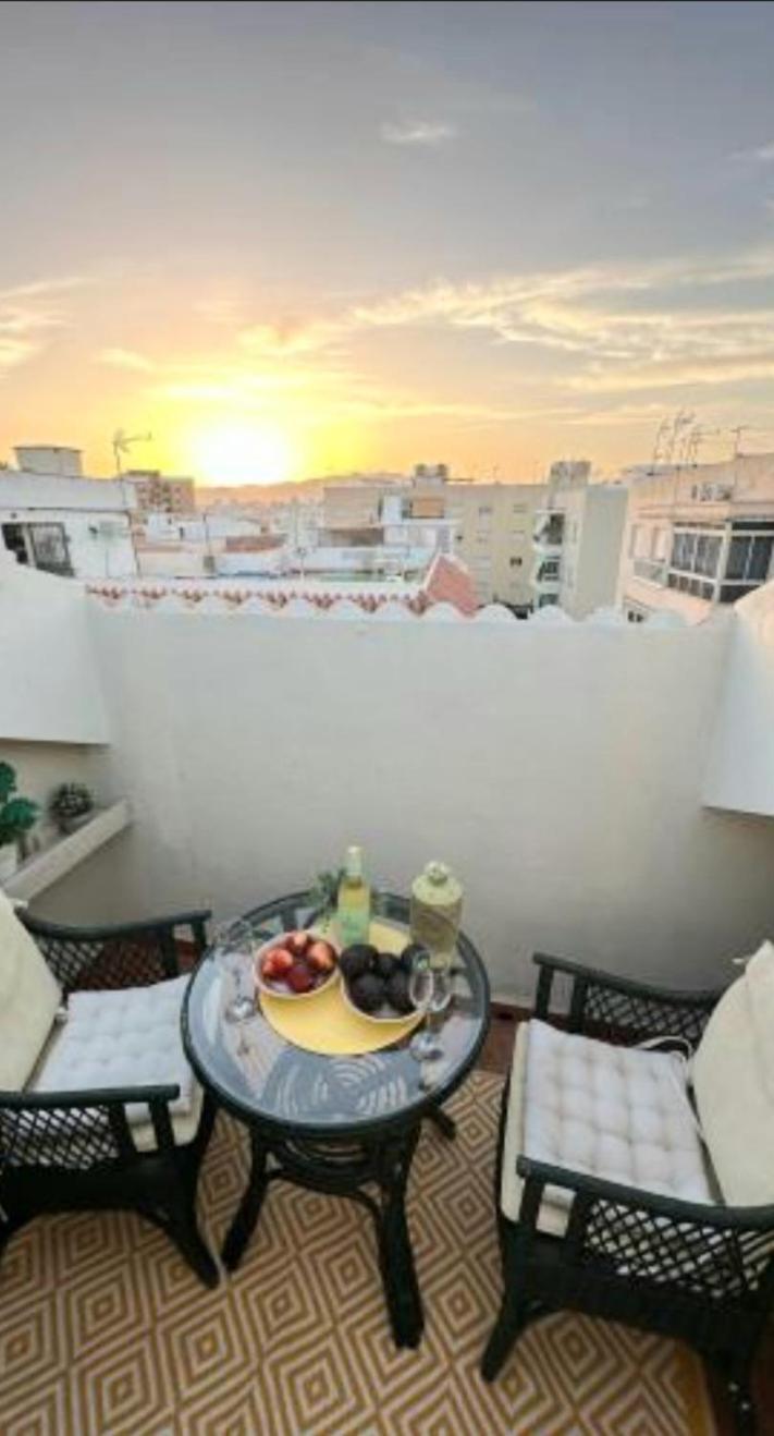 New City Penthouse Near Beach With Sunny Balcony فوينخيرولا المظهر الخارجي الصورة
